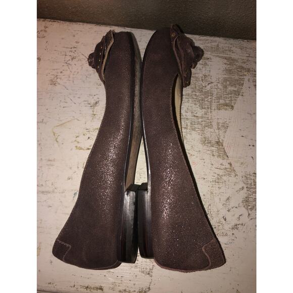 Taryn Rose Babylon  Preppy Edgy Studded Rosettes Metallic Suede Ballet Flats - Picture 5 of 9